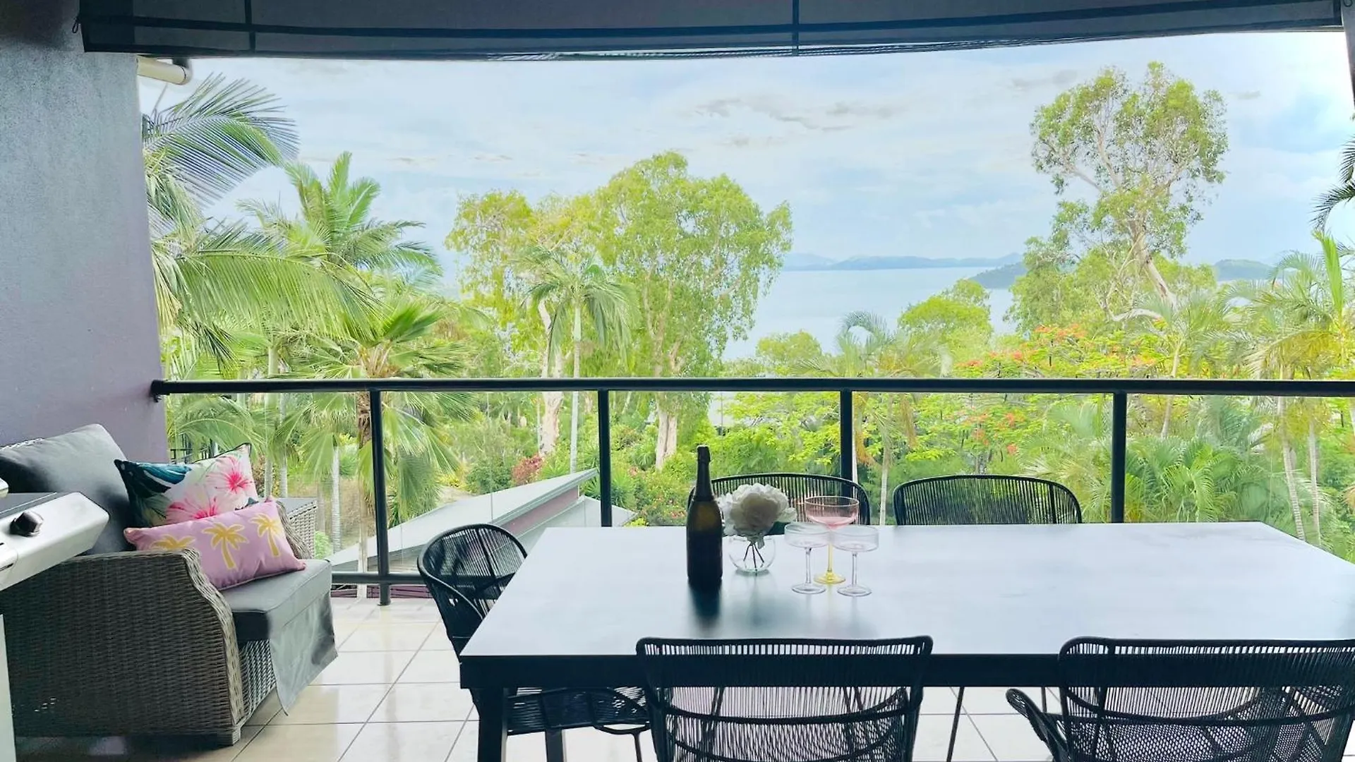 Ocean View Island 2-Bedroom Townhouse Buggy Valet Service Extra Queen Air Bed location