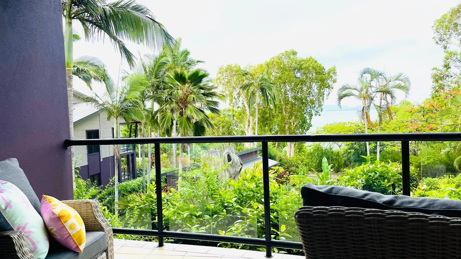 Ocean View Island 2-Bedroom Townhouse Buggy Valet Service Extra Queen Air Bed Hamilton Island Australia